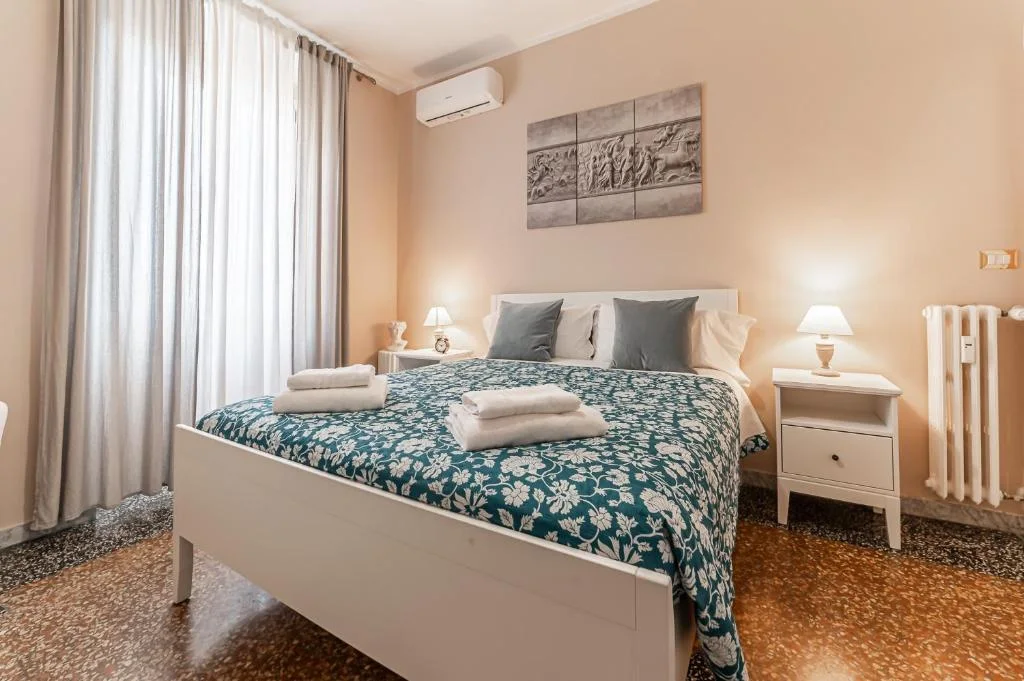 House Saluzzo Too